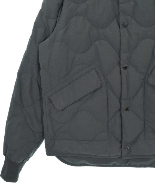 CANADA GOOSE 羽絨夾克/背心