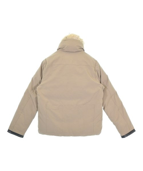CANADA GOOSE 羽絨夾克/背心
