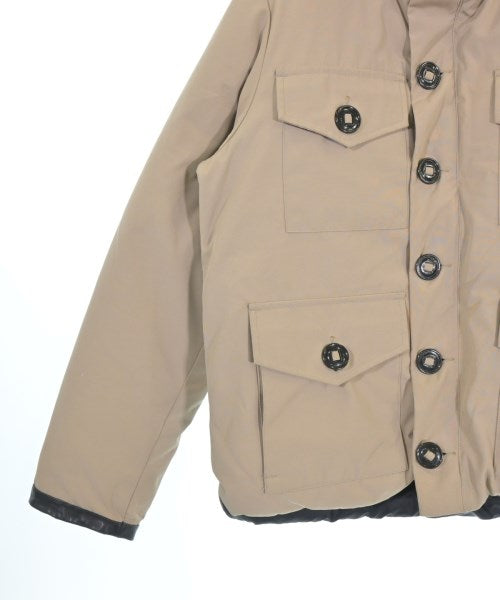CANADA GOOSE 羽絨夾克/背心