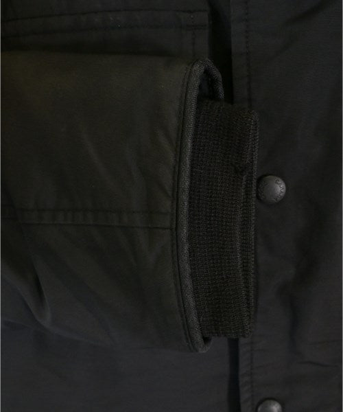 CANADA GOOSE 羽絨夾克/背心
