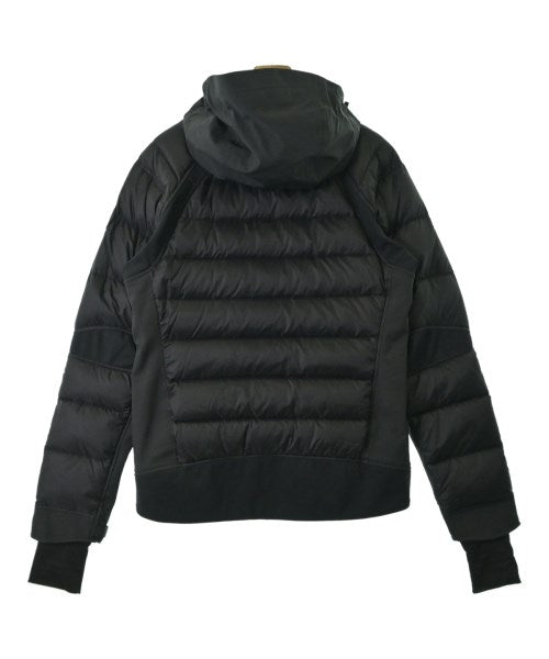 CANADA GOOSE 羽絨夾克/背心