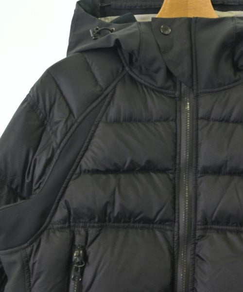 CANADA GOOSE 羽絨夾克/背心