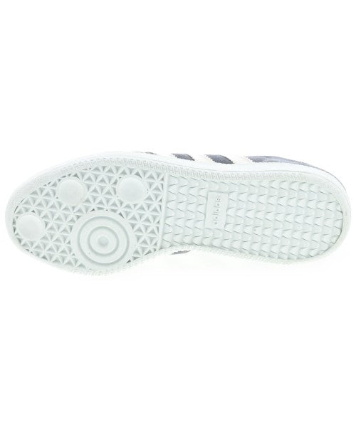 adidas 運動鞋