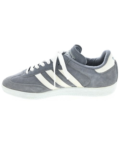 adidas 運動鞋