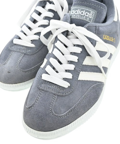 adidas 運動鞋