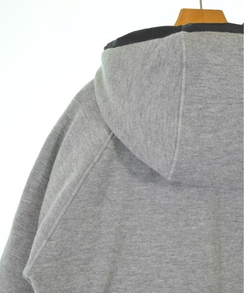 PRADA 羽絨夾克/背心