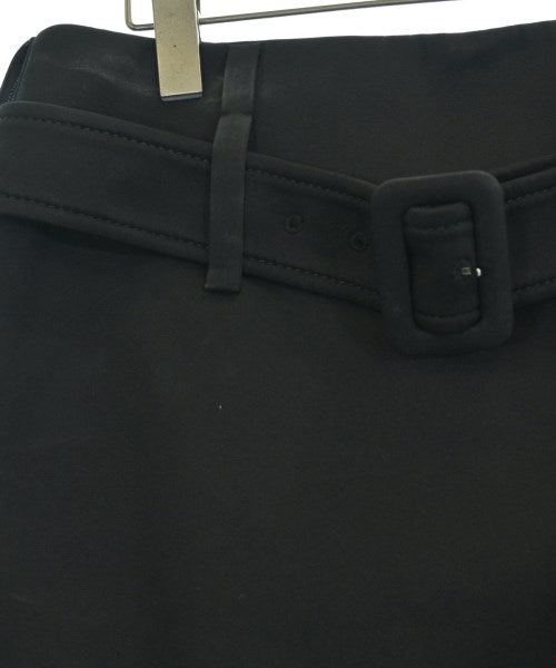 PRADA 膝上裙