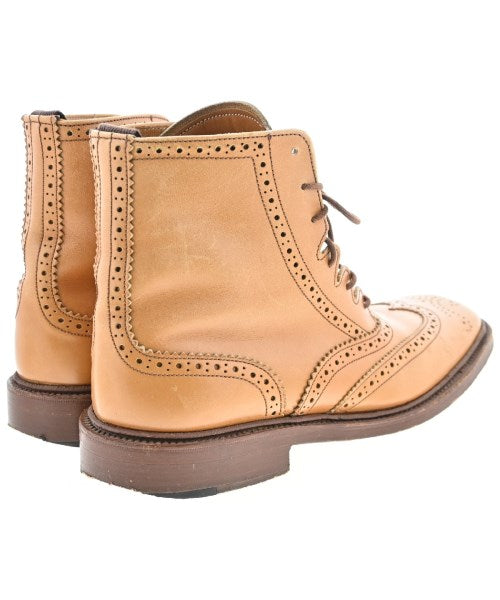 Tricker's 靴子
