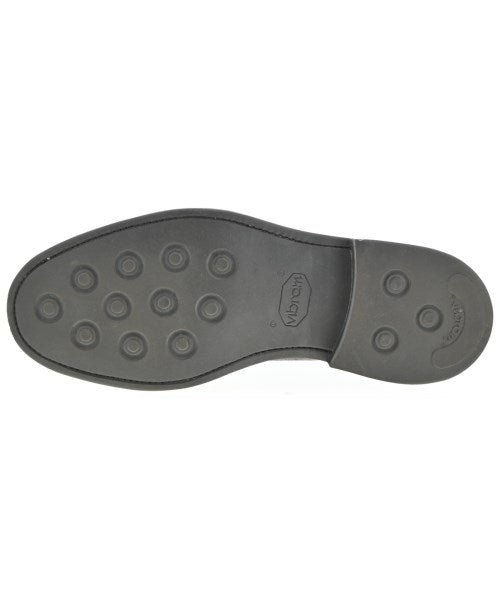 Tricker's 靴子