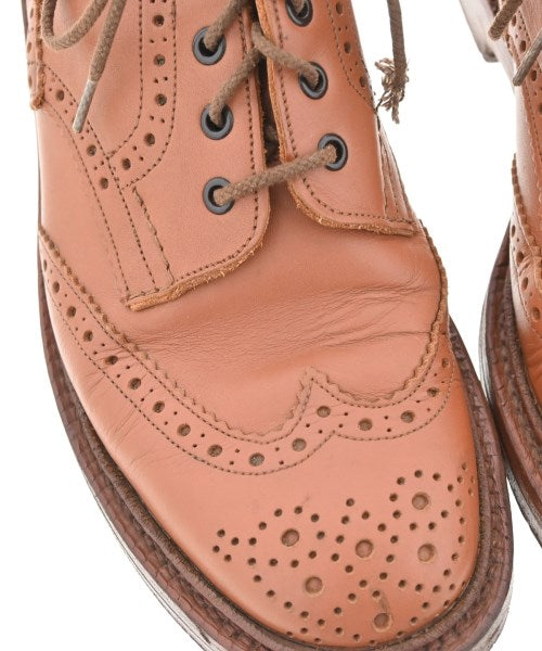 Tricker's 靴子