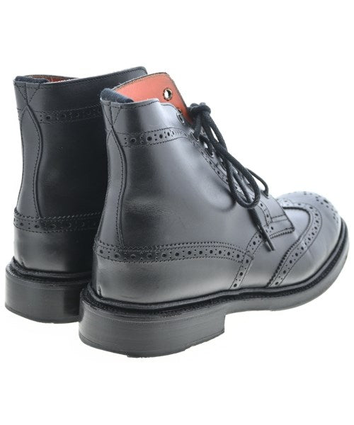 Tricker's 靴子