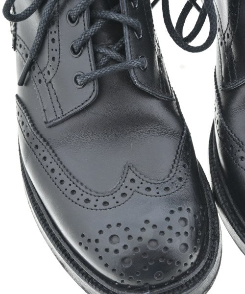 Tricker's 靴子