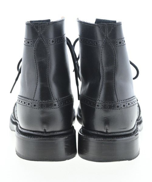 Tricker's 靴子