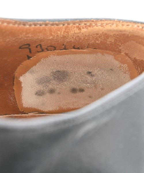 Tricker's 靴子