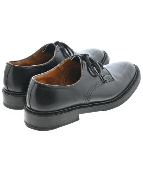 Tricker's 靴子