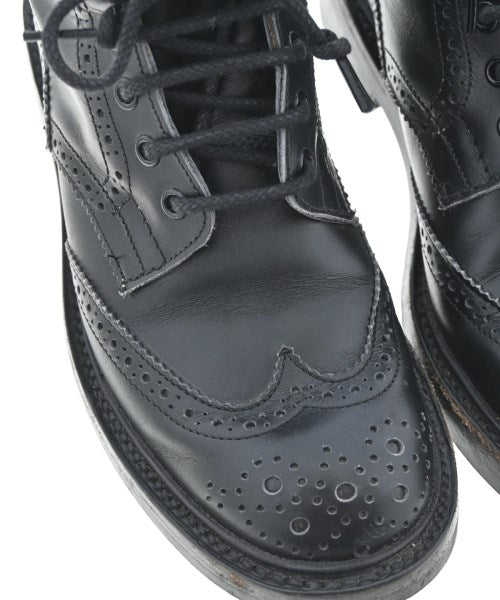Tricker's 靴子