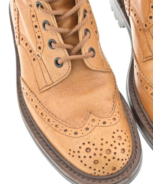 Tricker's 靴子