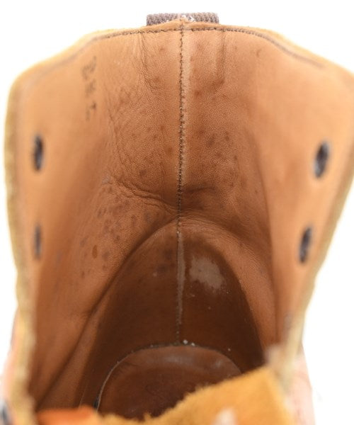 Tricker's 靴子