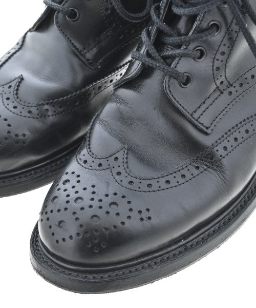 Tricker's 靴子