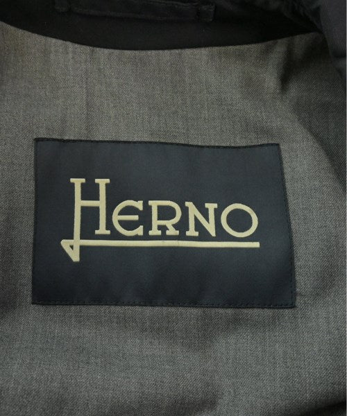 HERNO 支撐領外套