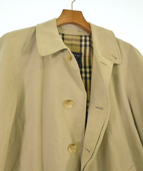 BURBERRY 支撐領外套