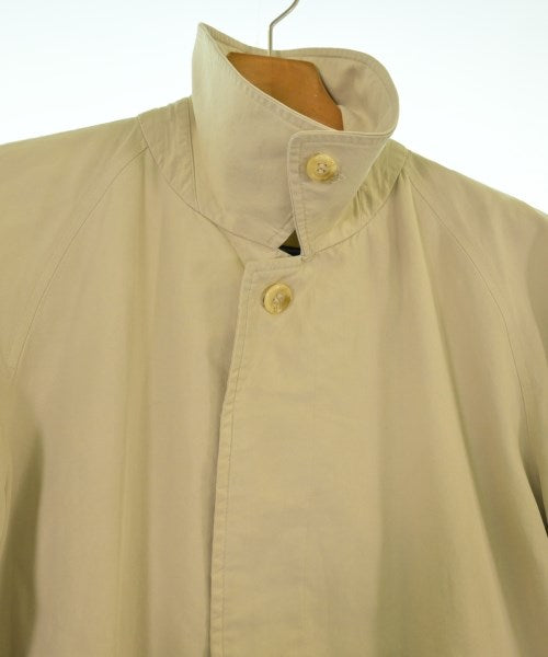 BURBERRY 支撐領外套