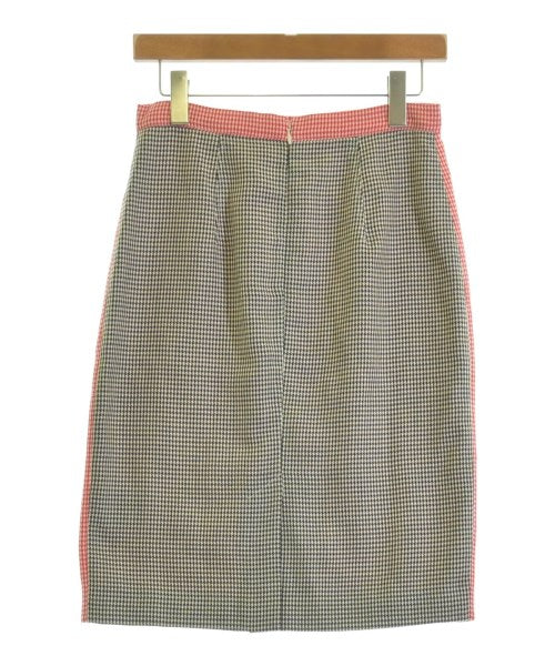 BURBERRY 膝上裙