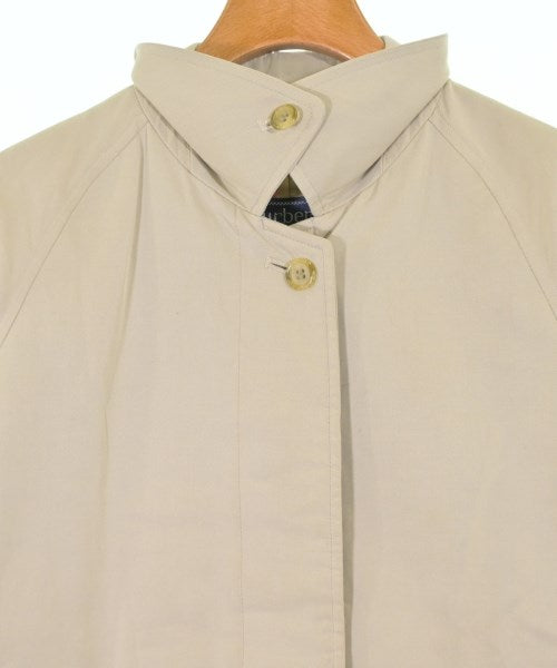 BURBERRY 支撐領外套