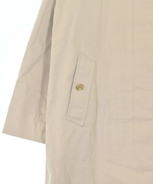 BURBERRY 支撐領外套