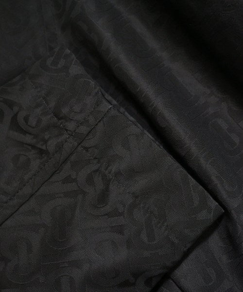 BURBERRY 支撐領外套