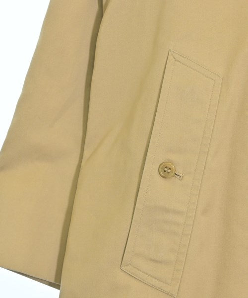 BURBERRY 支撐領外套