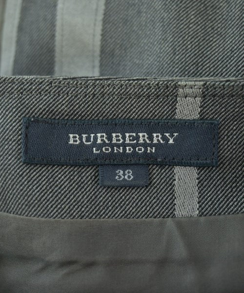 BURBERRY 膝上裙
