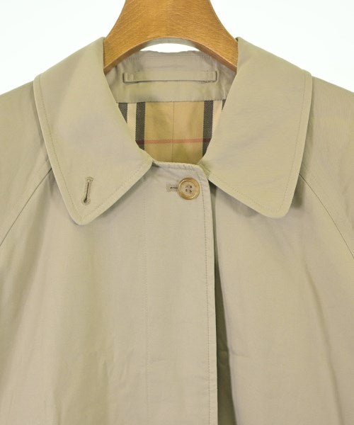 BURBERRY 支撐領外套