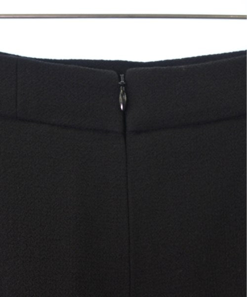 Kiton 膝上裙