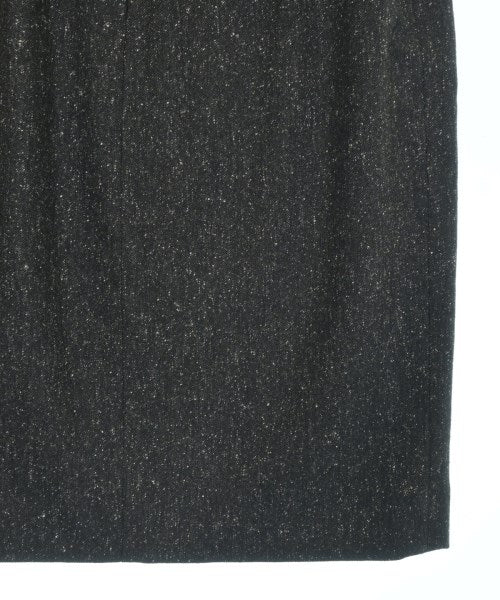Kiton 膝上裙