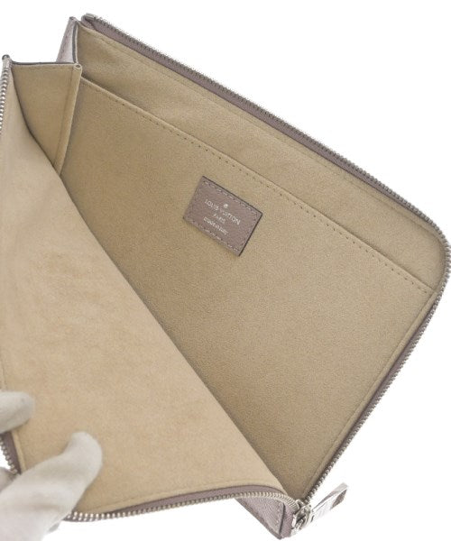 LOUIS VUITTON 手拿包