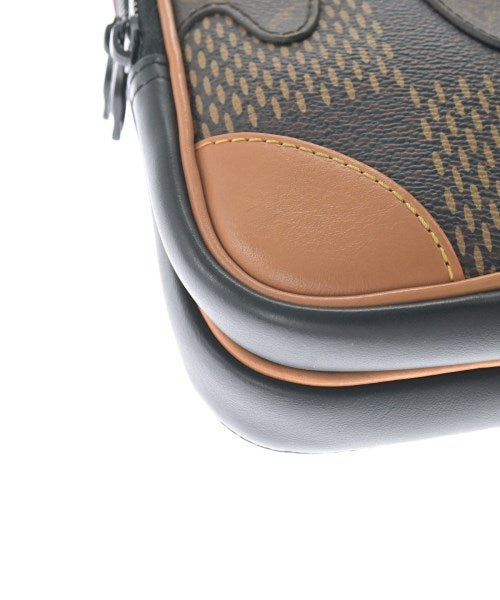 LOUIS VUITTON 肩背包