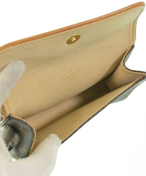 LOUIS VUITTON 肩背包