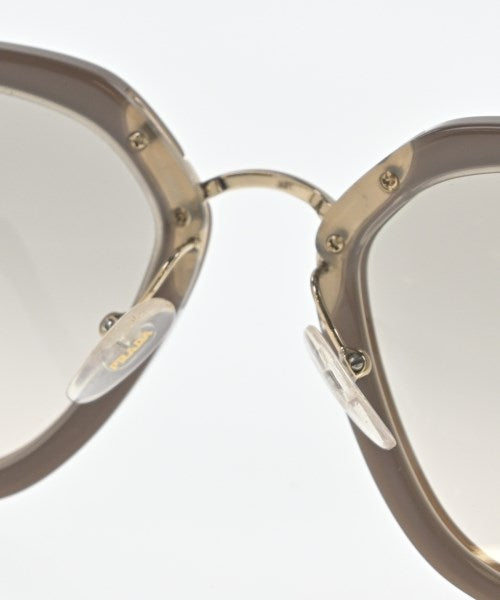 PRADA 太陽眼鏡