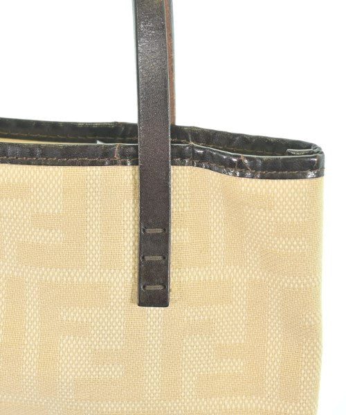 FENDI 肩背包
