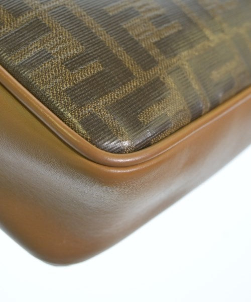 FENDI 肩背包