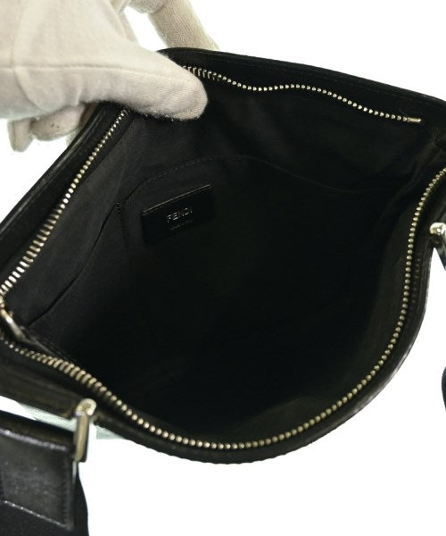 FENDI 肩背包