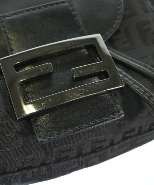 FENDI 肩背包