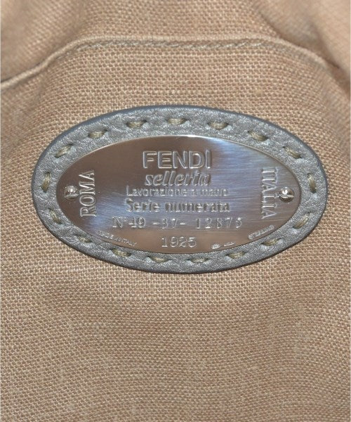 FENDI 肩背包