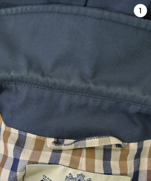 AQUASCUTUM 支撐領外套