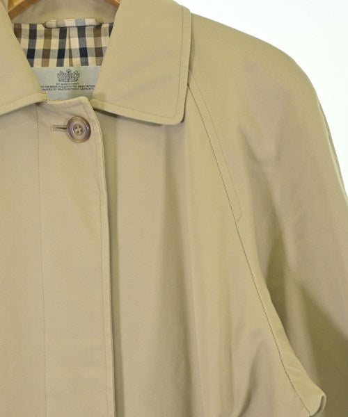 AQUASCUTUM 支撐領外套