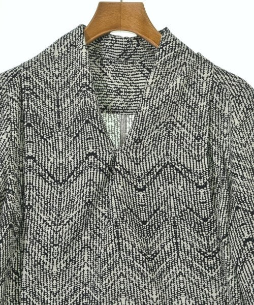 UMA ESTNATION 女襯衫