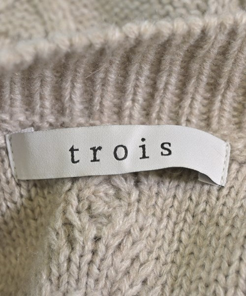 trois 開襟衫