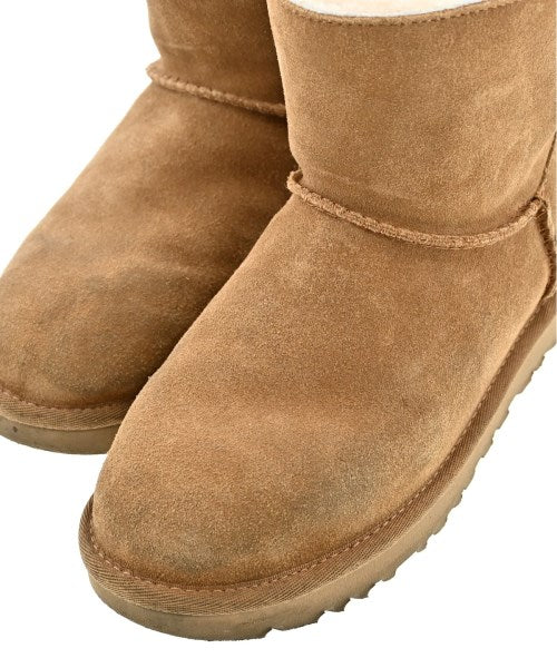 UGG 靴子