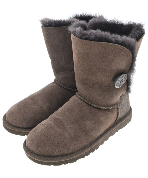 UGG 靴子